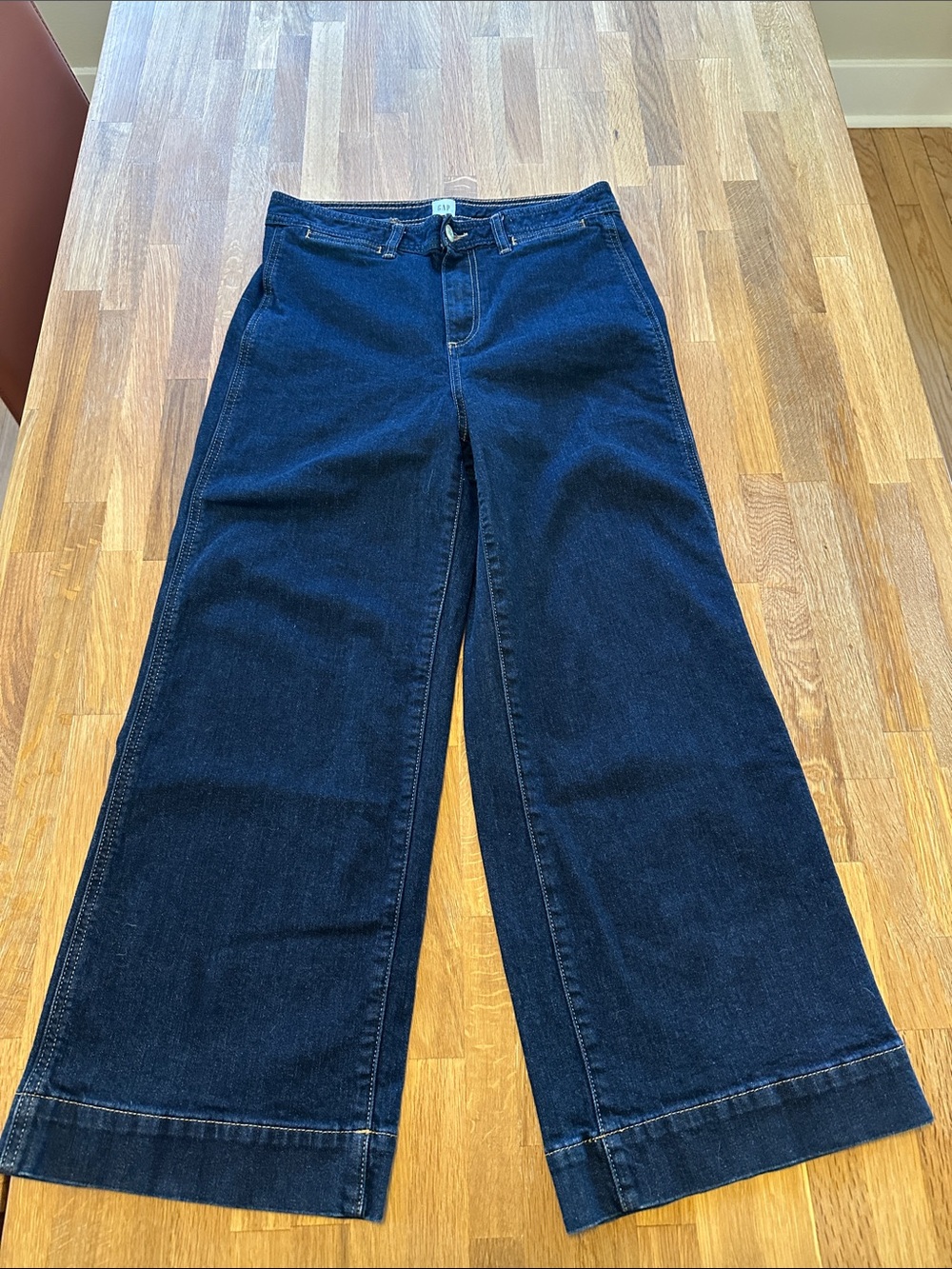 GAP high-rise wide leg crop jean, size 8/29